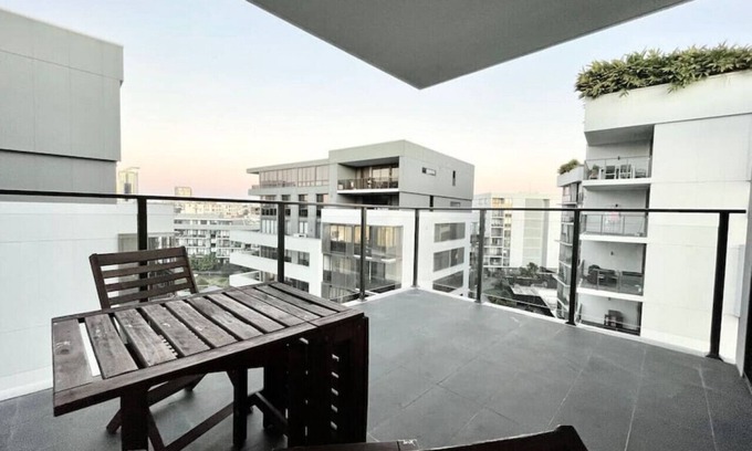 Wentworth Point Apartment | SkyPark Oasis Retreat 2Br@ close to Olympicpark