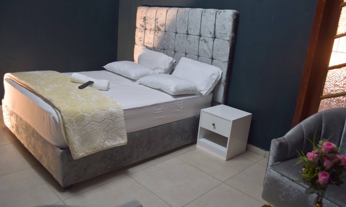 Greater Johannesburg Metropolitan Area House | Skypz Lodge