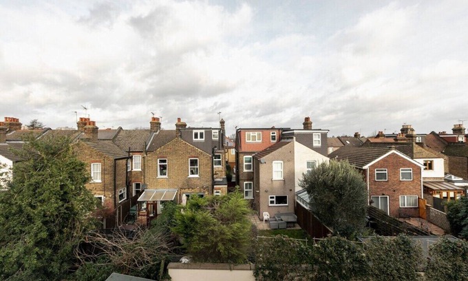 Enfield House | Skyvillion -Vineyard Court- Enfield 1Bed w/Balcony