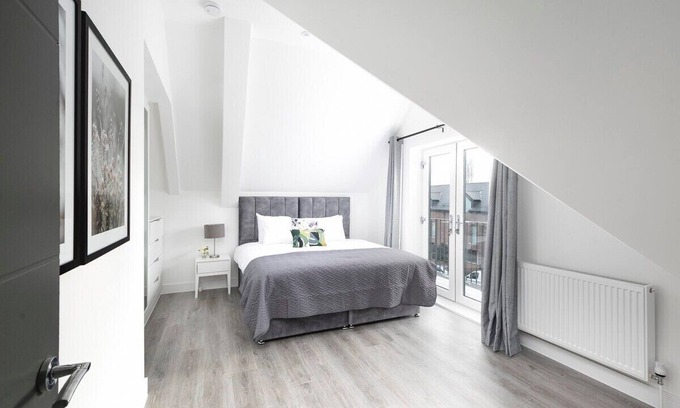Enfield Apartment | Skyvillion -Vineyard Court- Enfield 1Bed w/Balcony