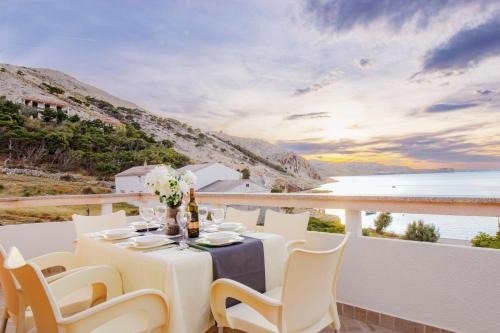 Metajna Apartment | Sladana direckt at the Beach