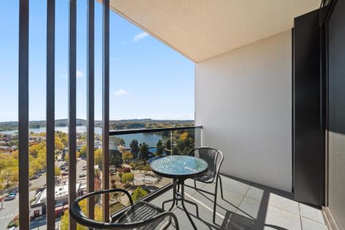 Belconnen Apartment | Sleek 2-Bed Apartment with Rooftop Garden Access