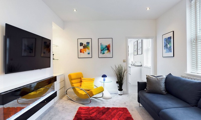 Chester Apartment | Sleek and modern, located near the historical City Of Chester and Chester Zoo