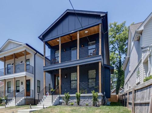 Cleveland Park House | Sleek & Convenient East Nashville Home
