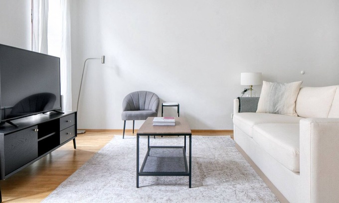 Hernals Apartment | Sleek Hernals 1BR w/ Elevator, near Lidlpark & S-Bahn, by Blueground