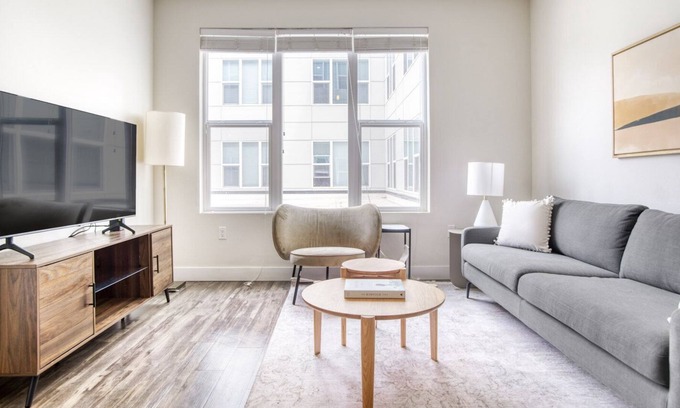 West Highland Apartment | Sleek Highland 1BR w/ Roof, Gym & W/D, near Highland Park, by Blueground