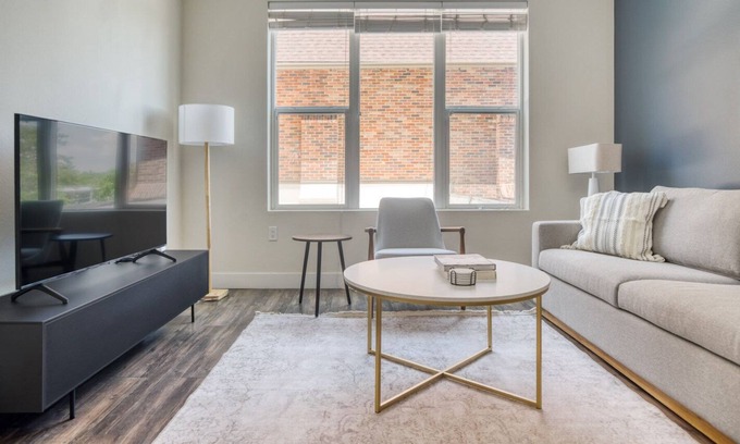 West Highland Apartment | Sleek Highland 1BR w/ Roof, Gym & W/D, near Highland Park, by Blueground