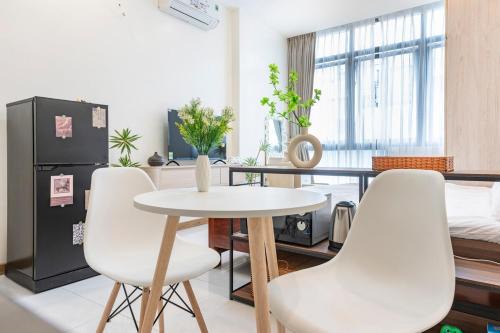 Phuong 8 Apartment | Sleek home saigon, Modern and newly built room