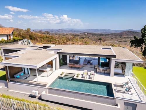 Tamarindo House | Sleek Modern Villa w - pool