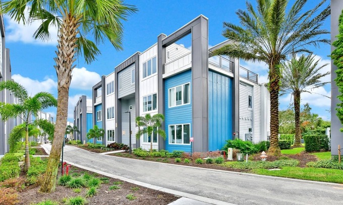 Reunion Hotel | Sleek Two Story Condo near Disney with Resort & Waterpark Access - B27-214