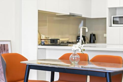 Rhodes Apartment | Sleek Urban Lifestyle Retreat in Heart of Rhodes