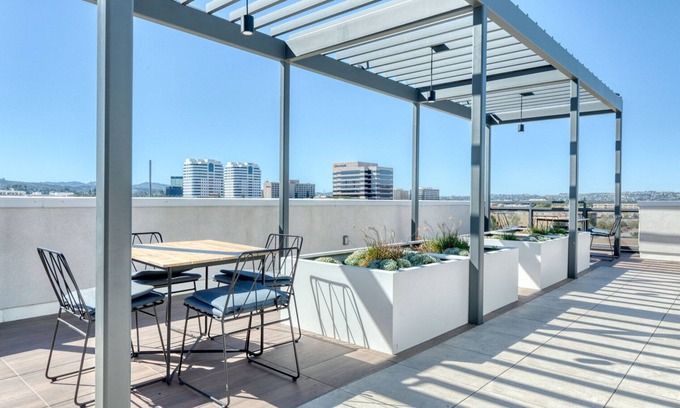 Warner Center Apartment | Sleek Woodland Hills 1BR w/Pool & Gym, near Warner Center, by Blueground