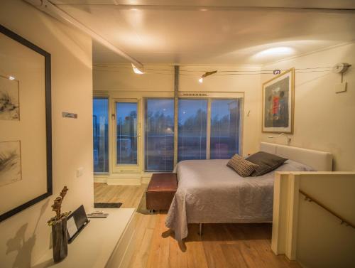 Nieuw-West Bed & Breakfast | Sleep At Slim Amsterdam