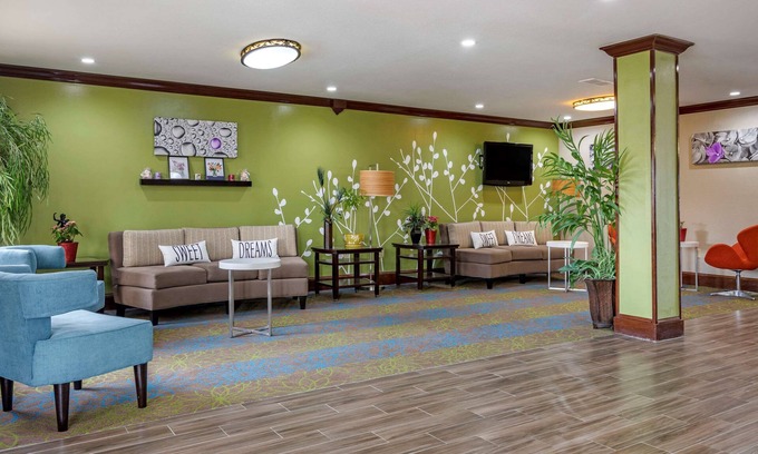 Brunswick Hotel | Sleep Inn And Suites Brunswick