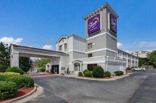 Williamsburg Square Hotel | Sleep Inn Hanes Mall