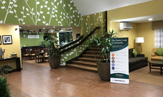 Williamsburg Square Hotel | Sleep Inn Hanes Mall