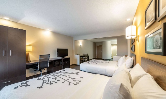 De Pere Hotel | Sleep Inn & Suites Green Bay South