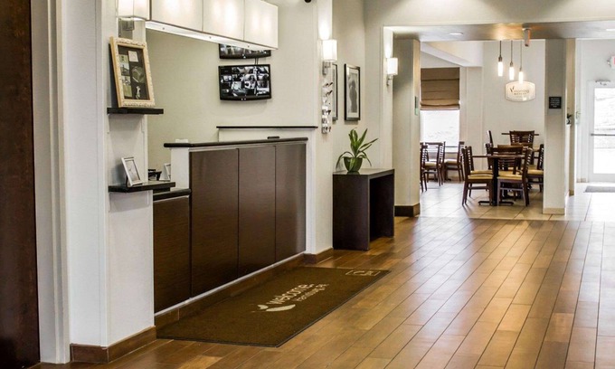 Harrisburg - Hershey Hotel | Sleep Inn & Suites Harrisburg - Hershey Southwest