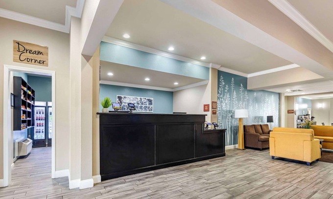 Huntsville Hotel | Sleep Inn & Suites Huntsville near U.S. Space & Rocket Center
