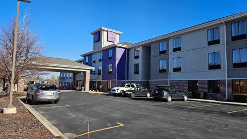 Milwaukee Hotel | Sleep Inn & Suites Milwaukee Airport