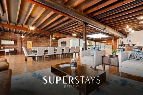 Shelby Park House | Sleep24 13Beds 8BR 6BA Swepson Retreat KING