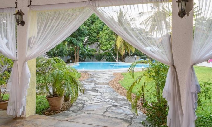Malindi Villa | Sleeping Baobab