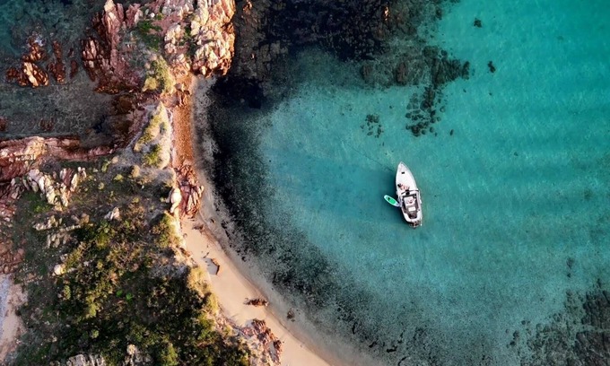 Porto San Paolo Boat Rental | Sleeping on a boat in the bay
