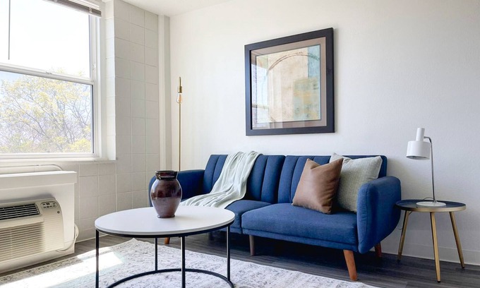 Mount Auburn Apartment | Sleepover: Extraordinary 1BD/1BA +Gym - Cincinnati
