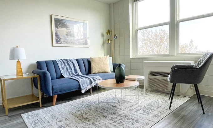 Corryville Apartment | Sleepover: Lively 1BD/1BA + Gym - Cincinnatin