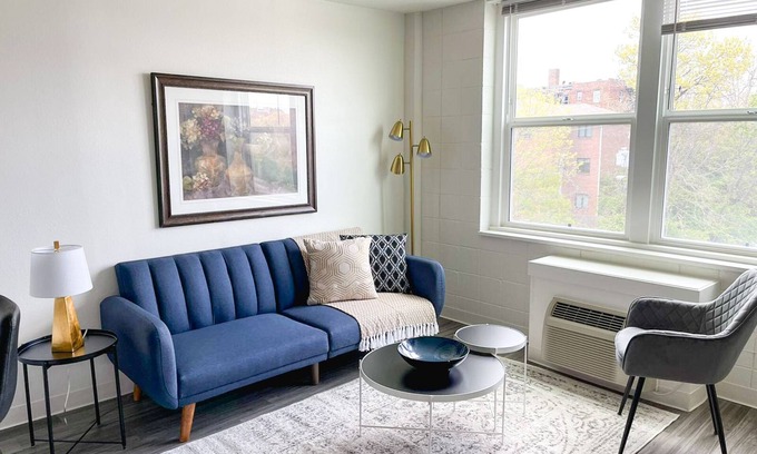 Mount Auburn Apartment | Sleepover: Marvelous 1BD/1BA + Gym - Cincinnati