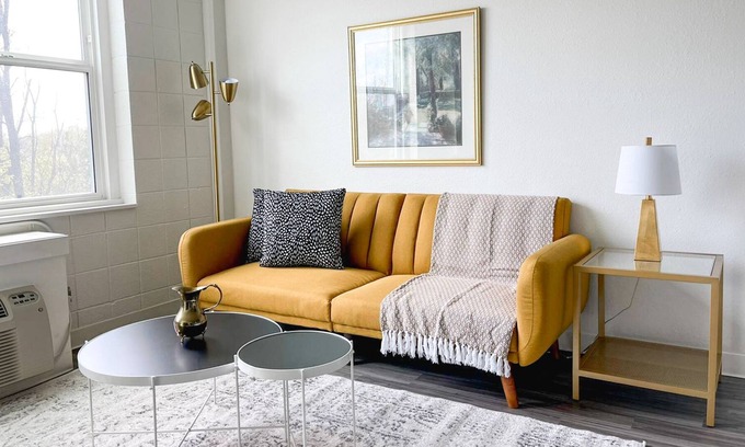 Corryville Apartment | Sleepover: Stunning 1BD/1BA + Gym - Downtown Cincinnati