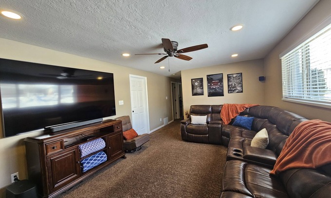 North Ogden House | Sleeps 10, 4 Bedroom 2 Bath