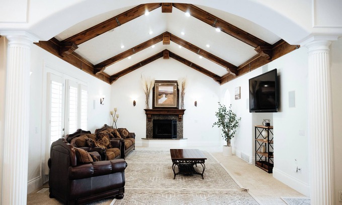 South Jordan House | Sleeps 23, 8 bedrooms, 6 bath, near SLC & Provo