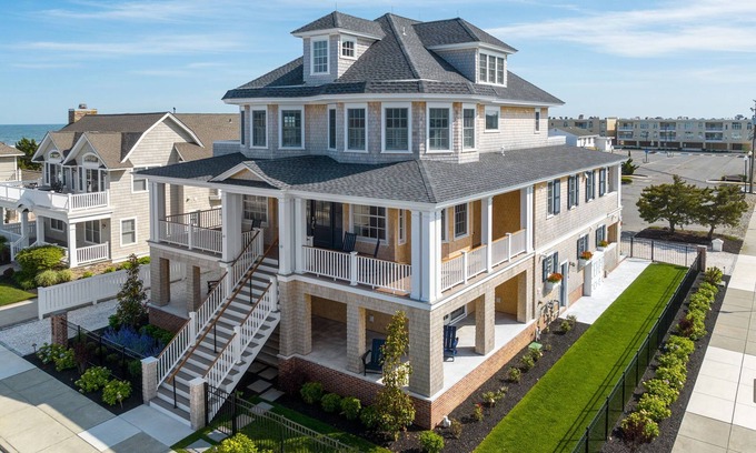 Stone Harbor House | Sleeps 24 - 90 steps to the Beach!