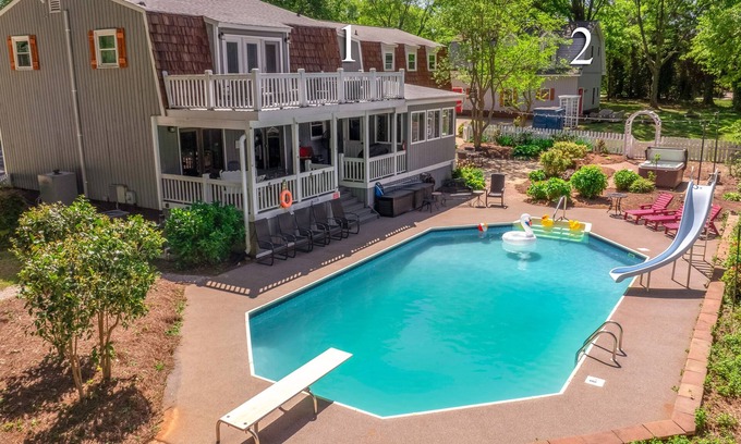 Mount Mourne House | Sleeps 30!- Pool - Hot tub- Epic Game Room - Arcades - Pool Table - Lake Norman