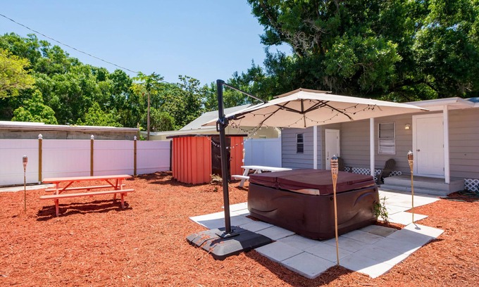 Tampa House | Sleeps 4 Hot Tub Fenced INN