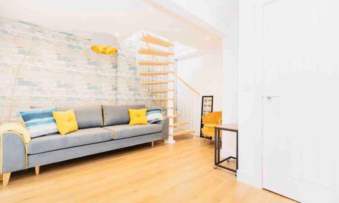 New Forest District Apartment | Sleeps 4 The Lovely Lymington Lock off