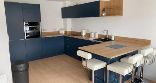 Portrush Apartment | Sleeps 6 Centre of Portrush, Main street, Coastal Links Apartment 12