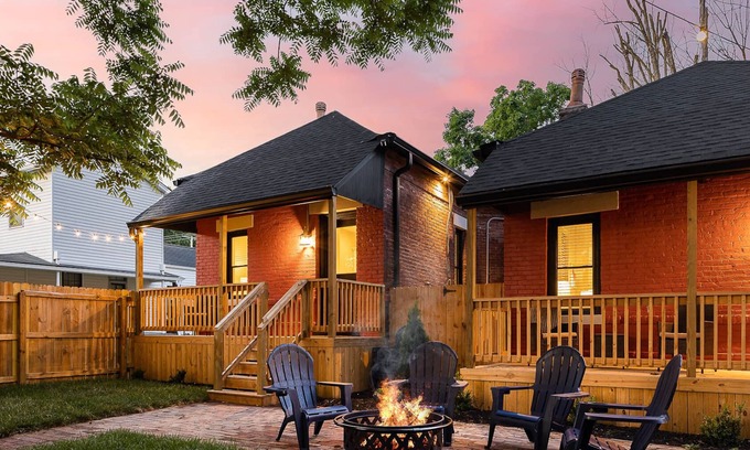 Clifton House | Sleeps 6-Fully Renovated Historic Home