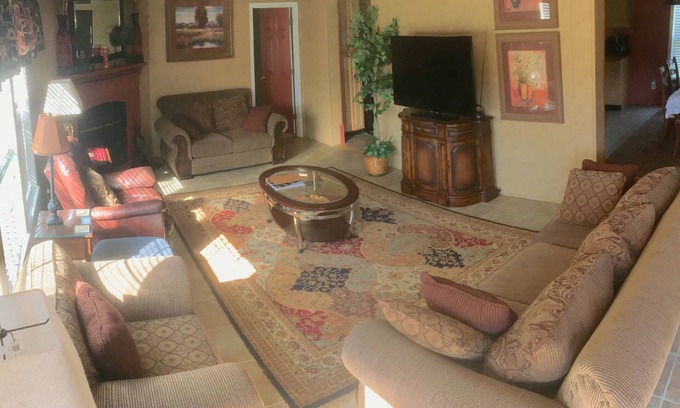 Ernul House | Sleeps 6 in 4 Queen Beds, former farmland, near New Bern, home of Tryon Palace.
