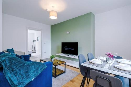 Otley Apartment | Sleeps 6, Stylish Apartment, Perfect For Groups, Long Term Disc