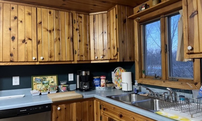 Clear Lake House | Sleeps 8-4 blks from Surf Ballroom. Cozy home large yard-across from local park!