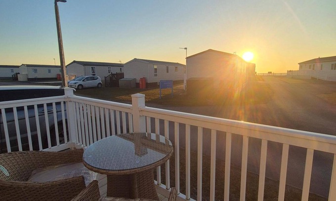 Morecambe Cabin | Sleeps 8-sea View-pets-pool-parking