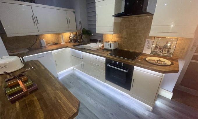 Tanygrisiau House | Sleeps 8 Snowdonia North Wales Nr Zip World