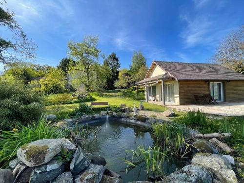 Feugeres House | Sleeps14- 5Acres- PetFriendly- NearToNormandyCoast