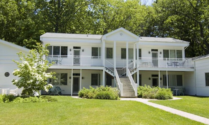 South Haven Villa | Sleepy Hollow Beach Resort introduces Patio 26
