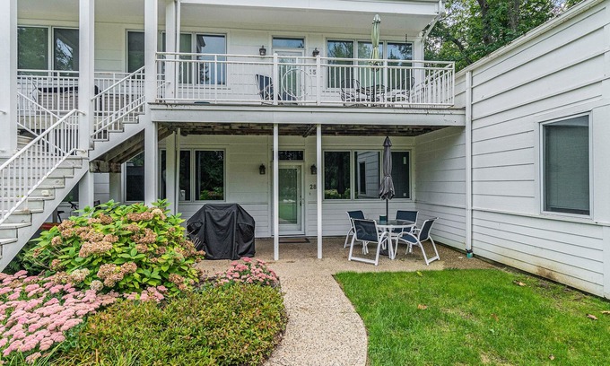 South Haven Villa | Sleepy Hollow Beach Resort introduces Patio 28