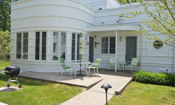 South Haven Condo | Sleepy Hollow Beach Resort introduces Gateway 52