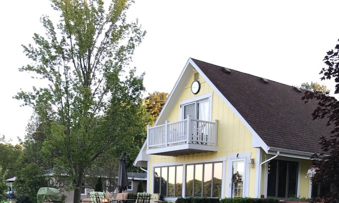 Hillsdale Cabin | Sleepy Hollow, Where the Holidays Begin