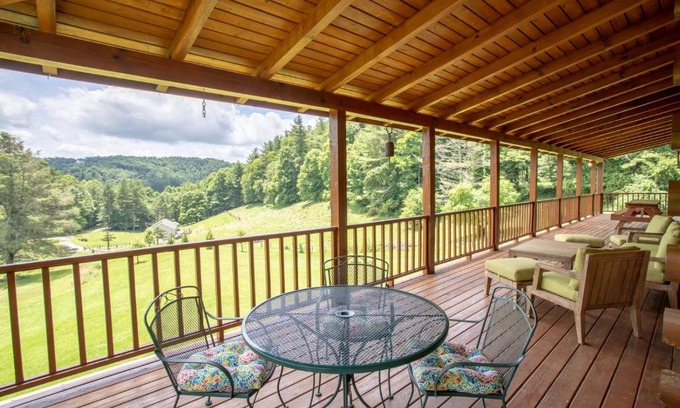 Boone House | Sleepy Valley Hideaway